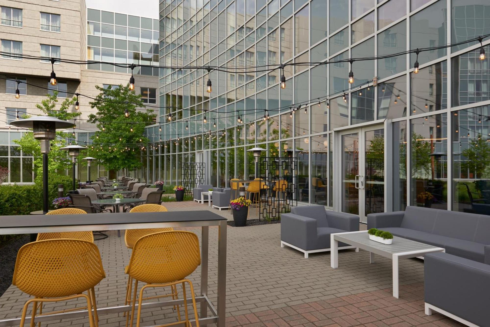 Residence Inn By Marriott Calgary Airport Exterior photo