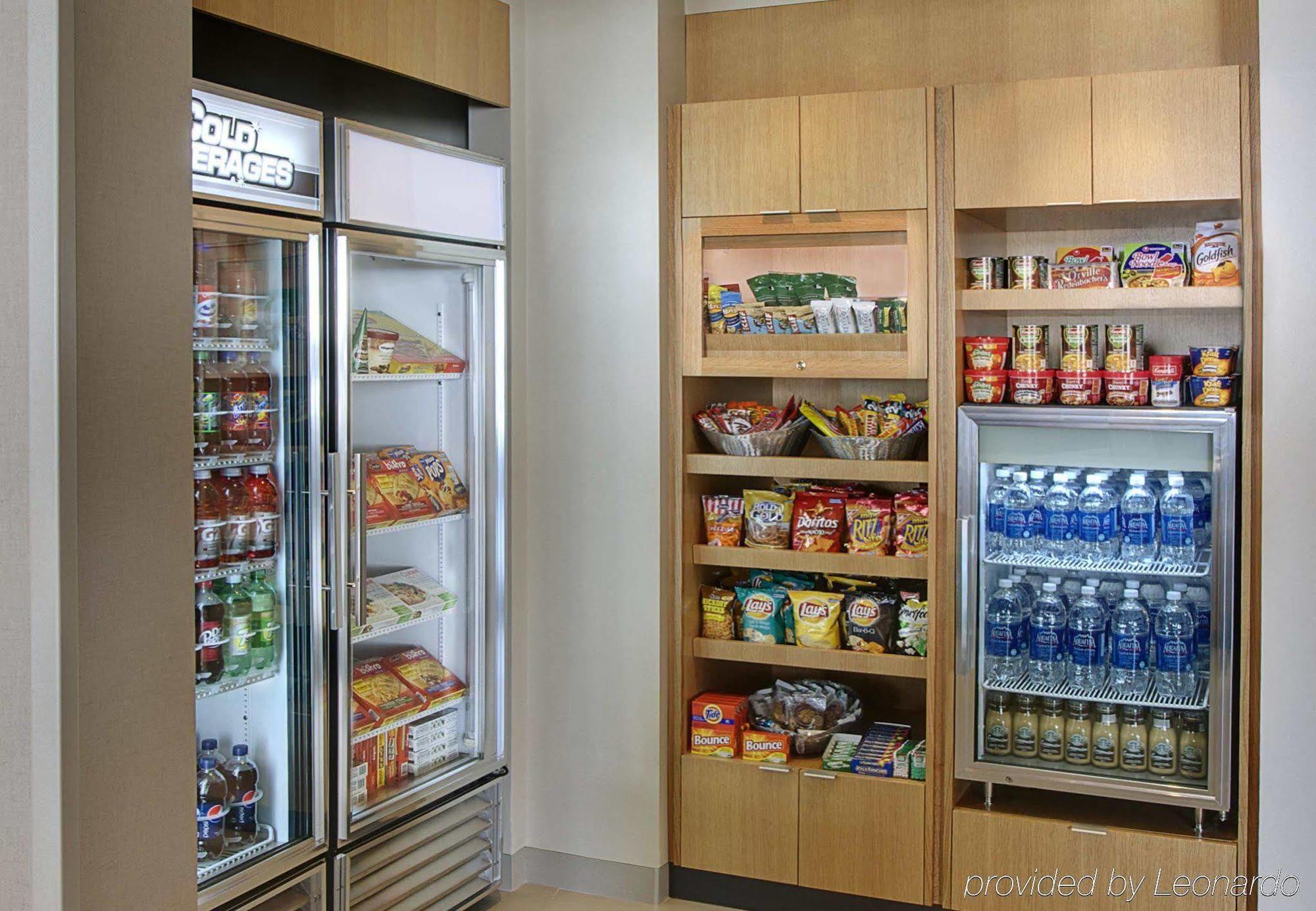 Residence Inn By Marriott Calgary Airport Restaurant photo